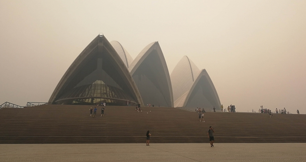 Bushfire smoke shrouding the Sydney Opera House