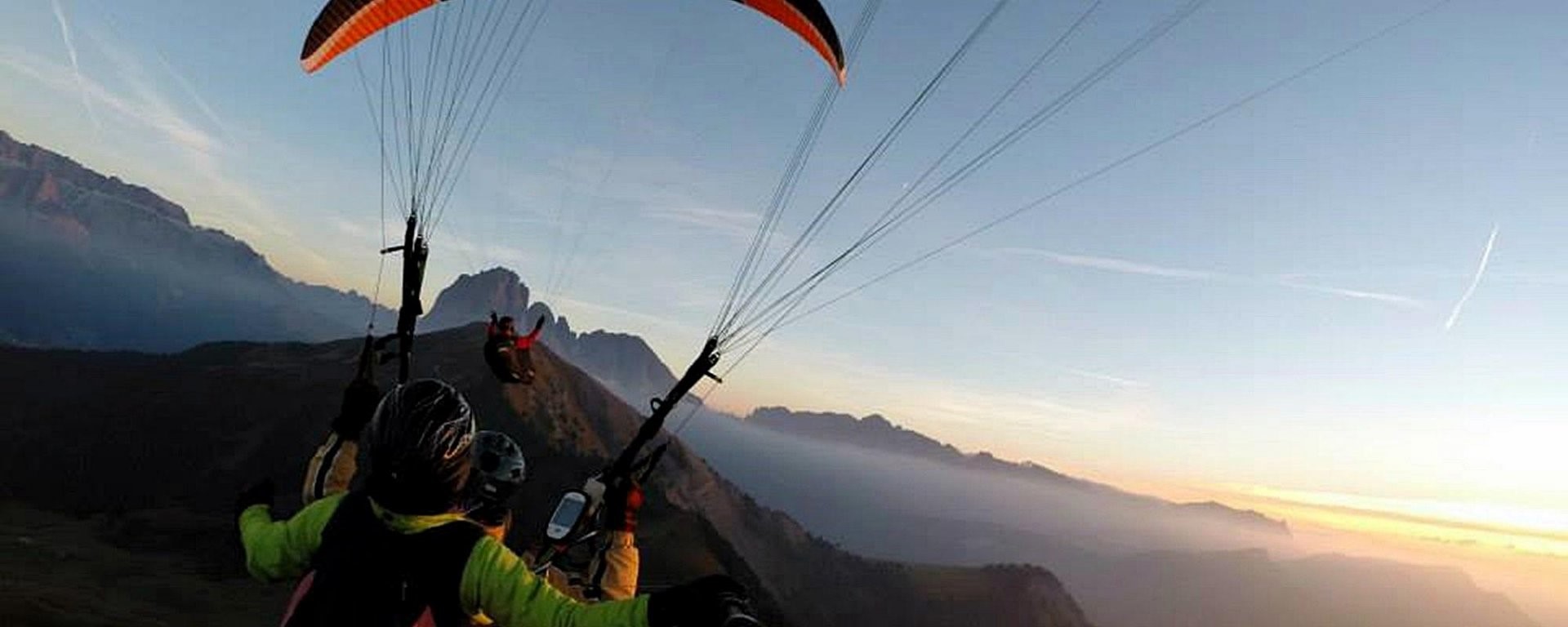 Adaptive paragliding